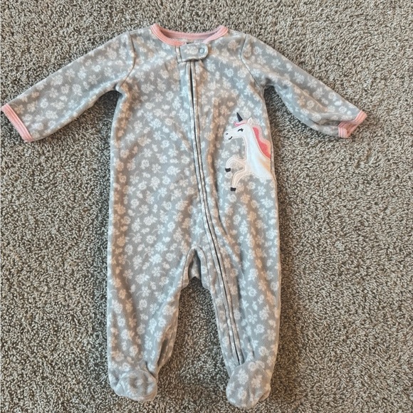 Carter’s Baby Girl Unicorn Footed Sleeper Fleece Pajamas - Size 6 Months - Picture 2 of 7